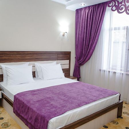 Luxury House Hotel Shymkent Bagian luar foto