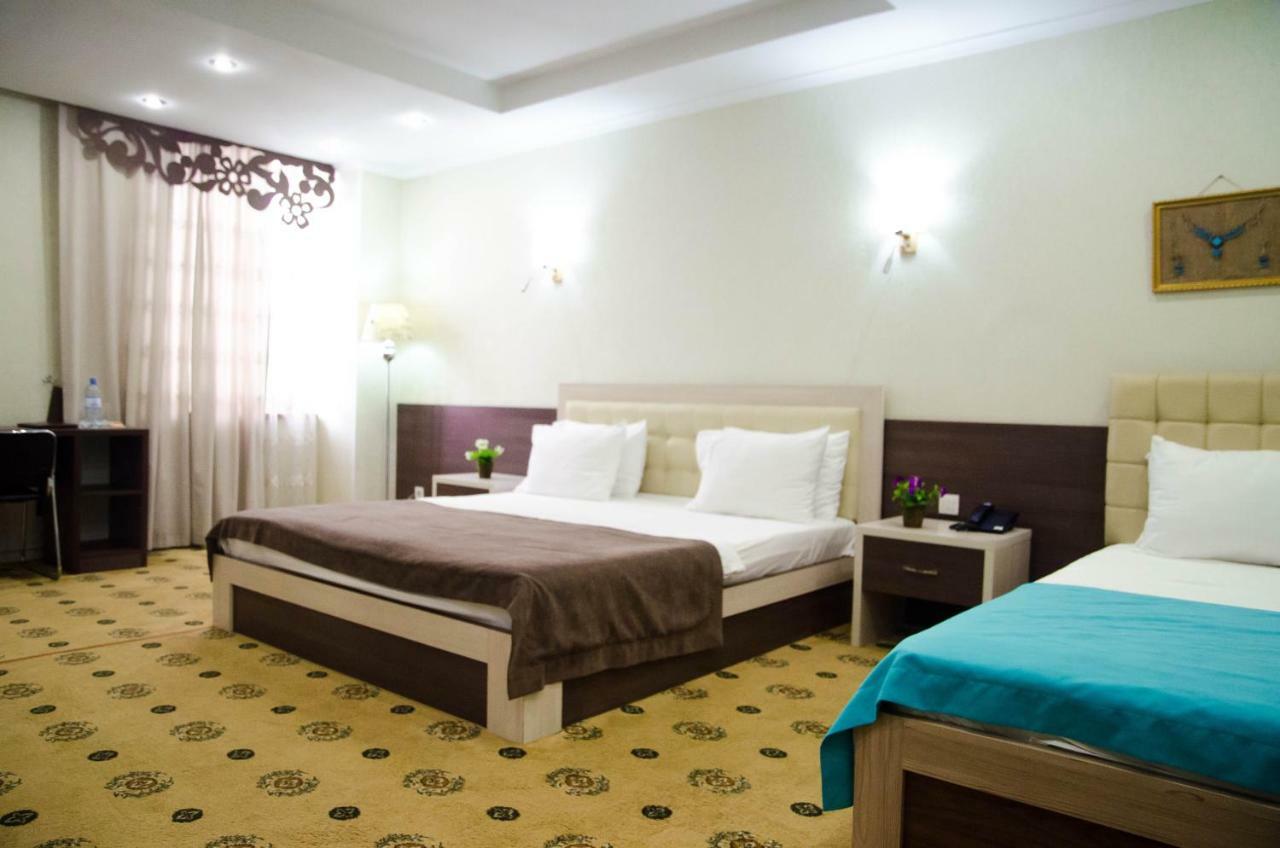 Luxury House Hotel Shymkent Bagian luar foto